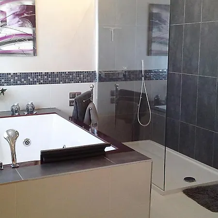 Amelie * 莫罗德哈布雷